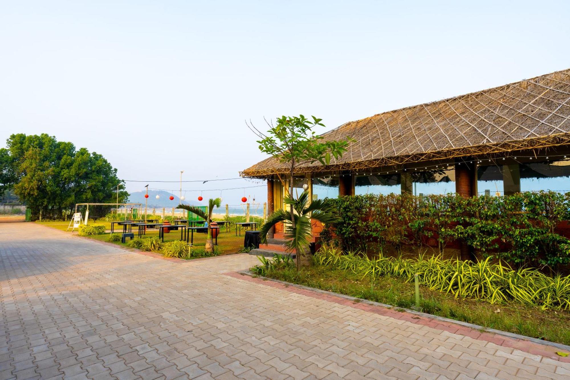 Shore Front Resort Визакхапатнам Екстериор снимка