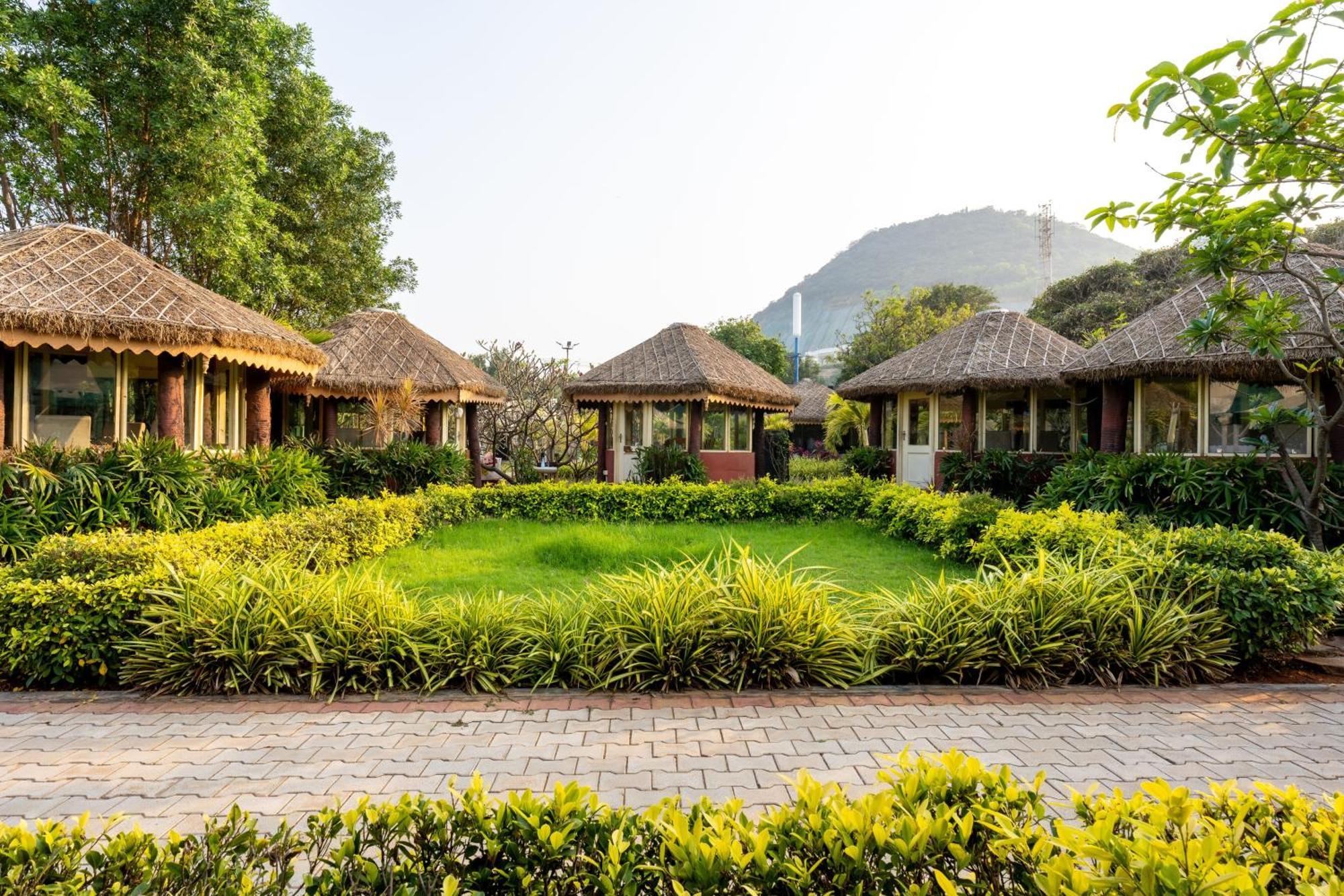 Shore Front Resort Визакхапатнам Екстериор снимка