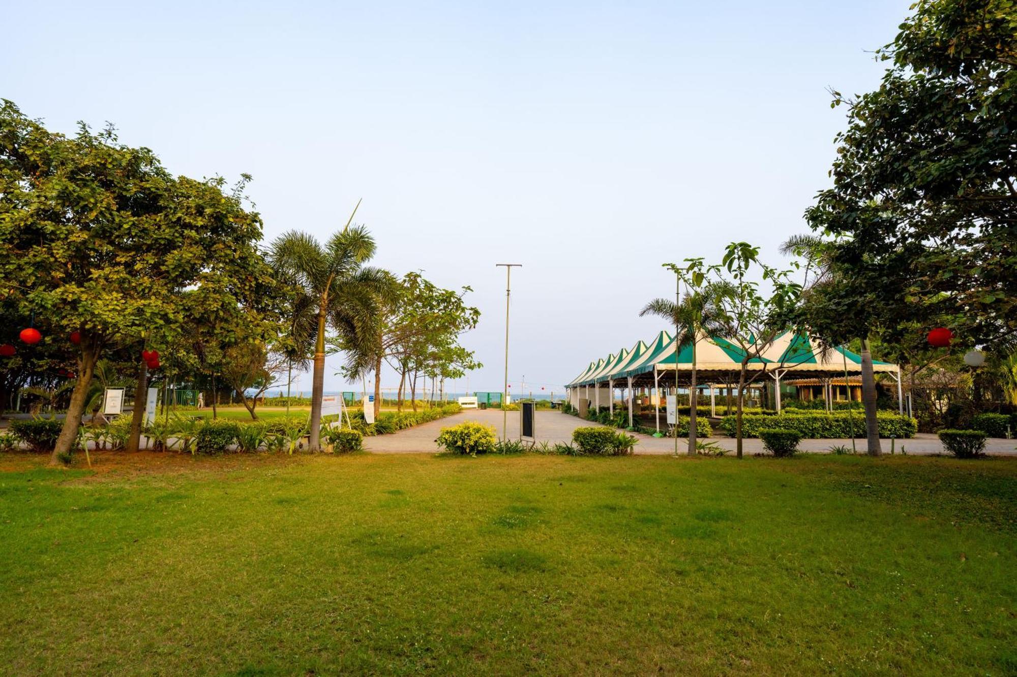 Shore Front Resort Визакхапатнам Екстериор снимка