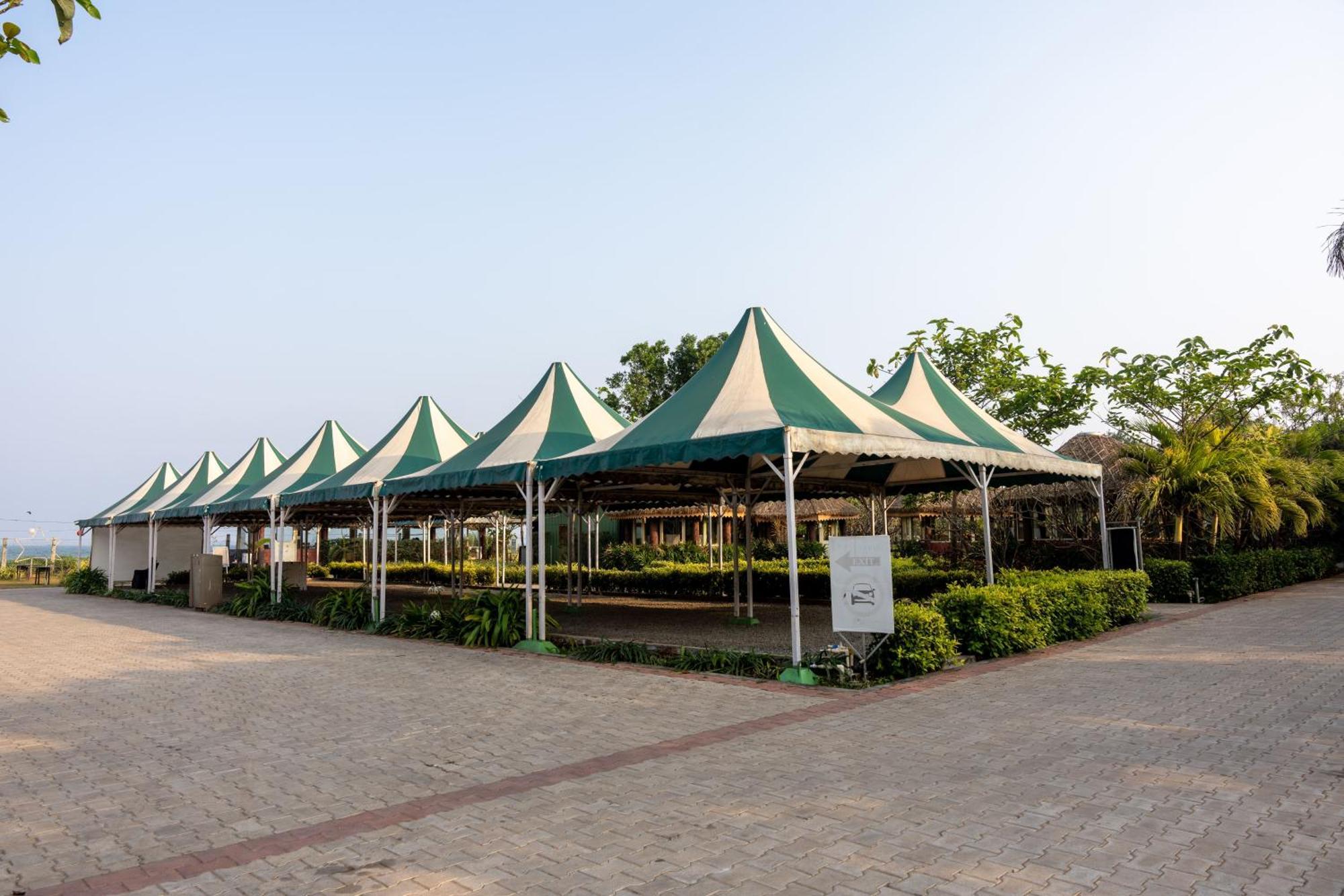 Shore Front Resort Визакхапатнам Екстериор снимка