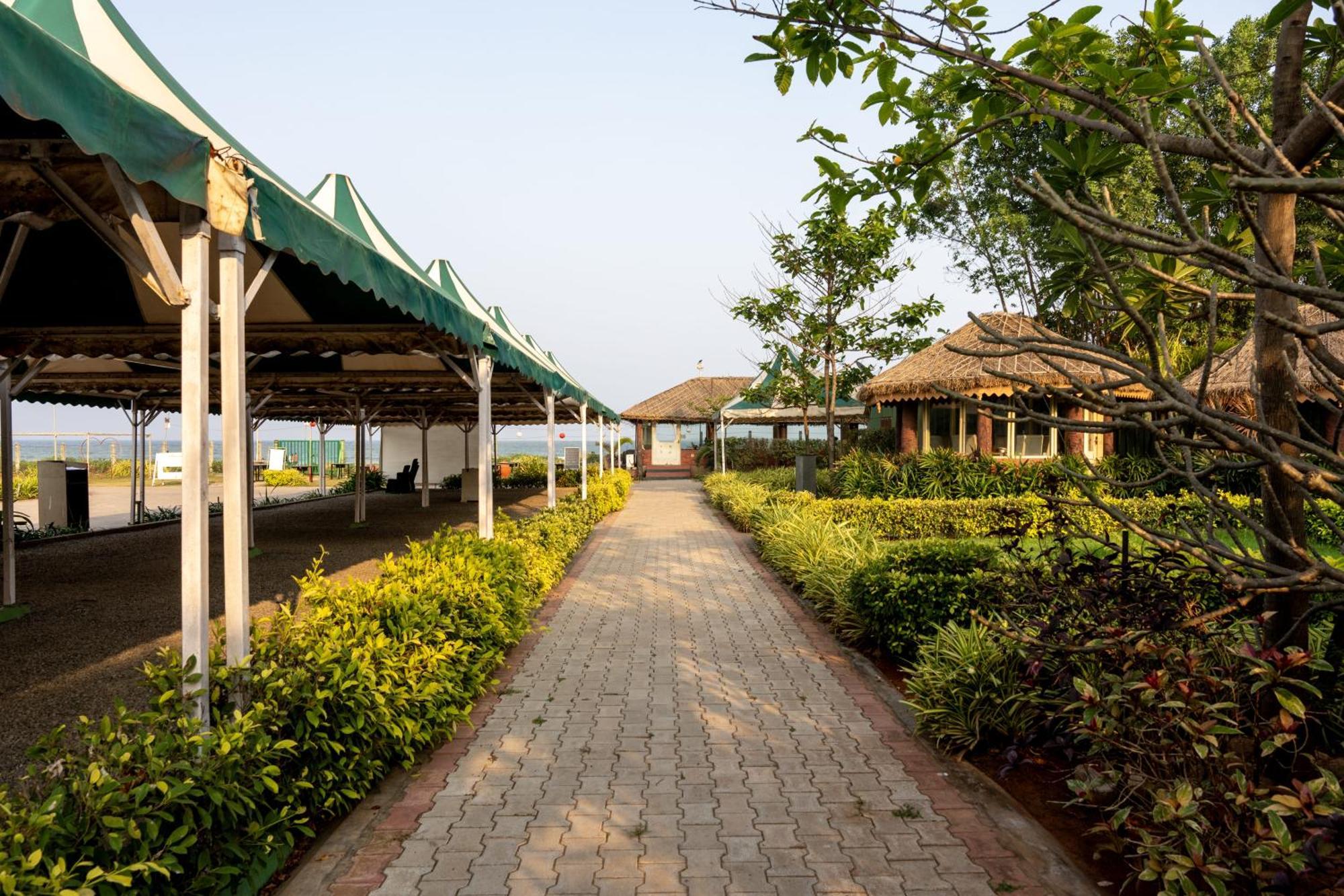 Shore Front Resort Визакхапатнам Екстериор снимка